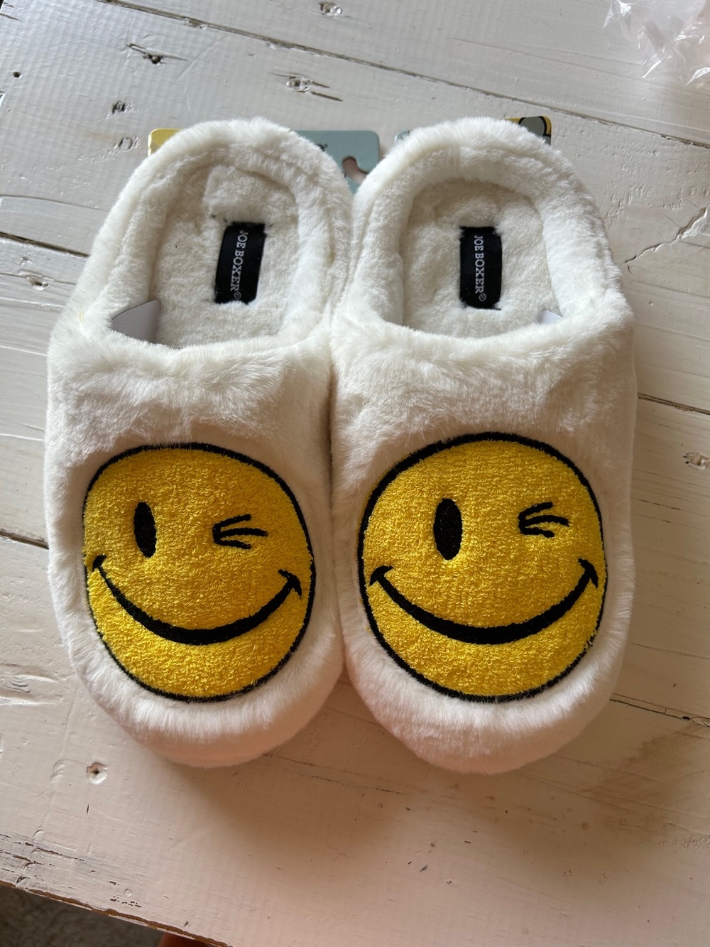 Joe Boxer Womens Smiley Face Faux Fur Slippers Ivory Scuffs SLF6528AJB Size M7-8